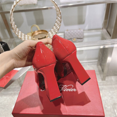 High Quality Luxury Roger Vivier Classic Buckle Pumps product detail