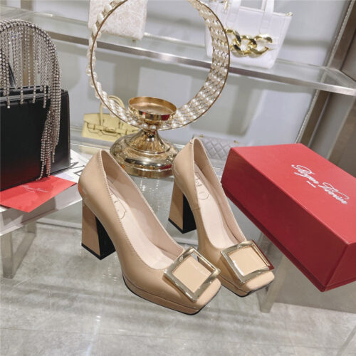 High Quality Luxury Roger Vivier Classic Buckle Pumps – Style 90324 product detail