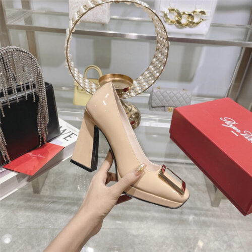 High Quality Luxury Roger Vivier Classic Buckle Pumps – Style 90324 product detail