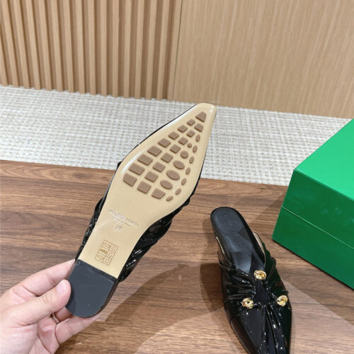 High Quality Luxury Bottega Veneta Bunnie Mules – Style 96742 product detail