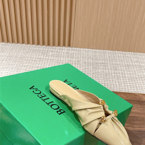 High Quality Luxury Bottega Veneta Bunnie Mules – Style 91654 product detail