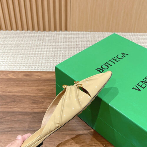 High Quality Luxury Bottega Veneta Bunnie Mules – Style 91654 product detail