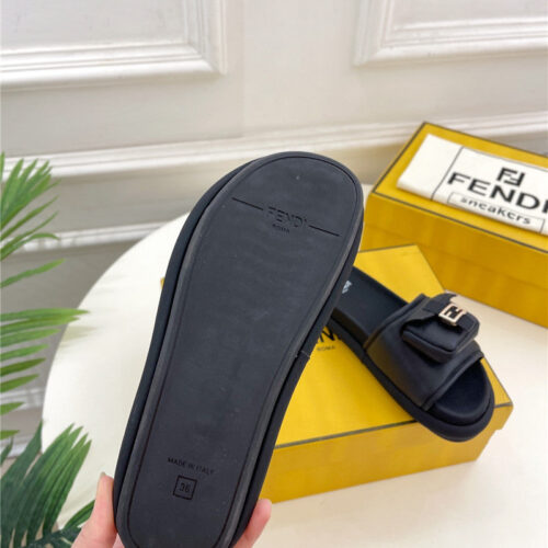 High Quality Luxury Fendi Pocket Casual Slippers – Style 29043 product detail