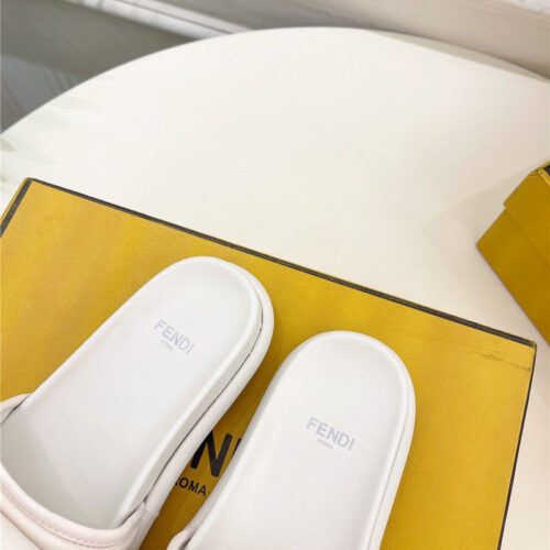 High Quality Luxury Fendi Pocket Casual Slippers – Style 53331 product detail