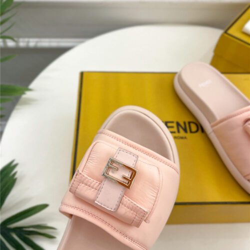 High Quality Luxury Fendi Pocket Casual Slippers – Style 48243 product detail