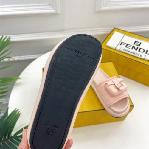 High Quality Luxury Fendi Pocket Casual Slippers – Style 48243 product detail