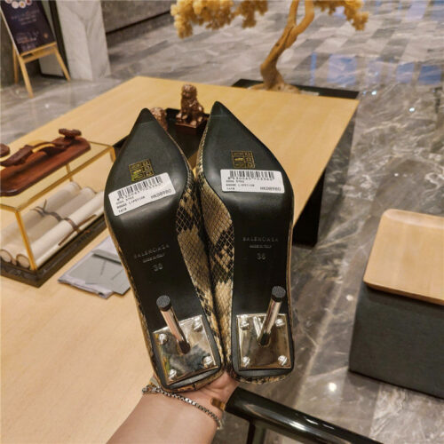 High Quality Luxury Balenciaga Deep Toe Slippers product detail
