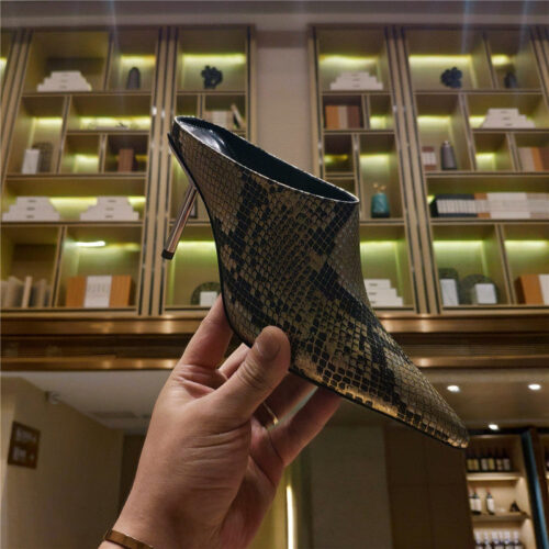 High Quality Luxury Balenciaga Deep Toe Slippers alternate view