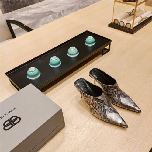 High Quality Luxury Balenciaga Deep Toe Slippers – Style 90371 product detail
