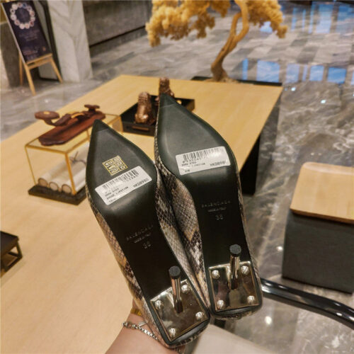 High Quality Luxury Balenciaga Deep Toe Slippers – Style 90371 product detail