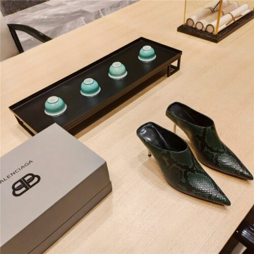 High Quality Luxury Balenciaga Deep Toe Slippers – Style 55907 product detail