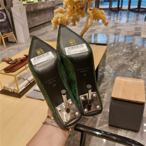 High Quality Luxury Balenciaga Deep Toe Slippers – Style 55907 product detail