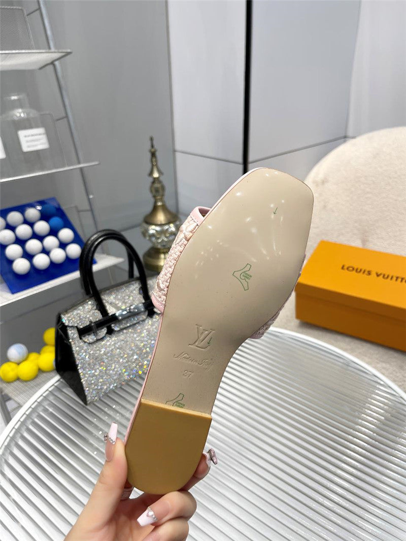 High Quality Luxury Louis Vuitton Catwalk Flat Slippers – Style 62243 product detail