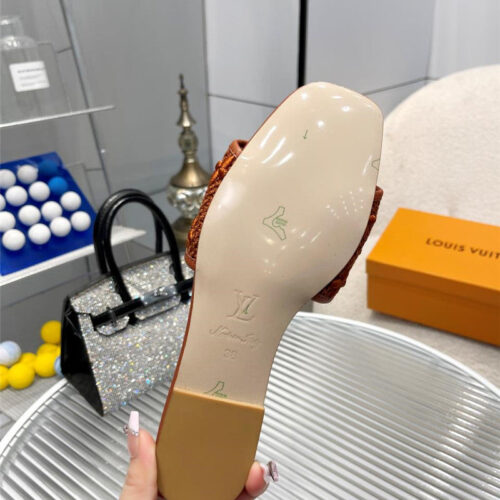High Quality Luxury Louis Vuitton Catwalk Flat Slippers – Style 45283 product detail