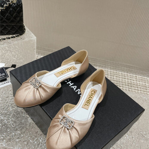 High Quality Luxury Chanel Explosion Diamond Buckle Hollow Sandals product detail
