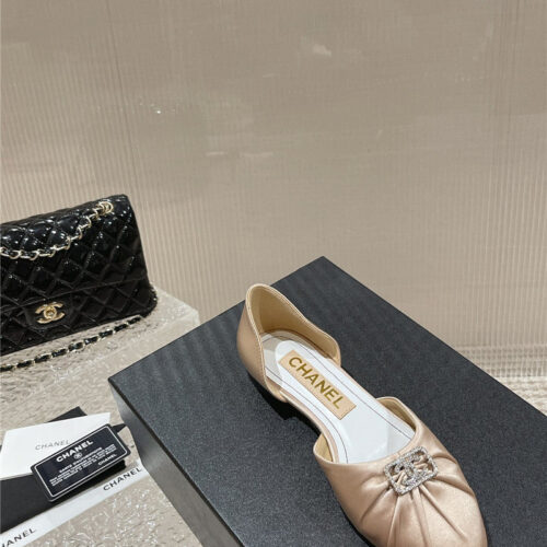 High Quality Luxury Chanel Explosion Diamond Buckle Hollow Sandals product detail