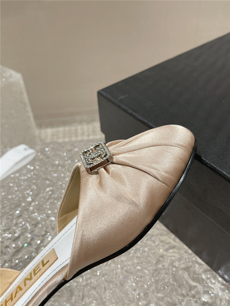 High Quality Luxury Chanel Explosion Diamond Buckle Hollow Sandals product detail