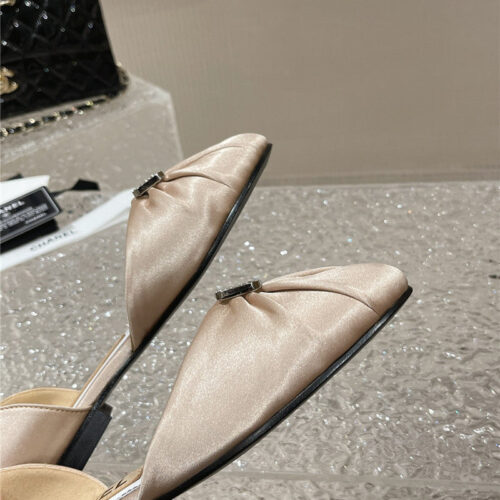 High Quality Luxury Chanel Explosion Diamond Buckle Hollow Sandals product detail