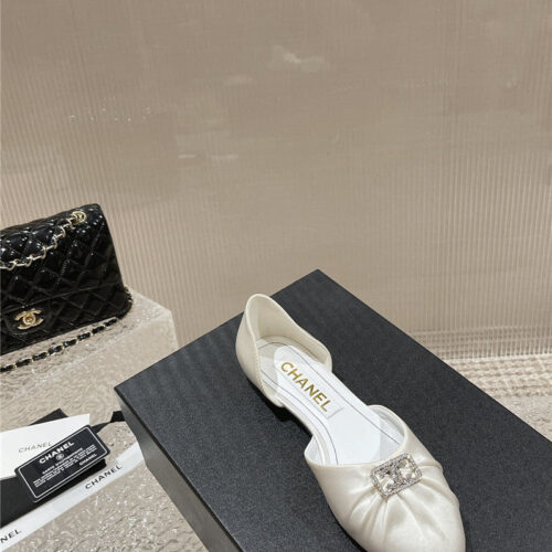 High Quality Luxury Chanel Explosion Diamond Buckle Hollow Sandals – Style 17958 product detail