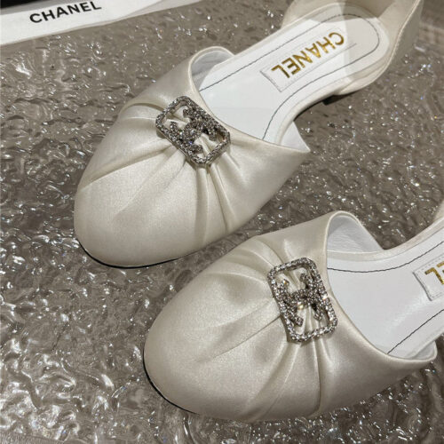 High Quality Luxury Chanel Explosion Diamond Buckle Hollow Sandals – Style 17958 product detail