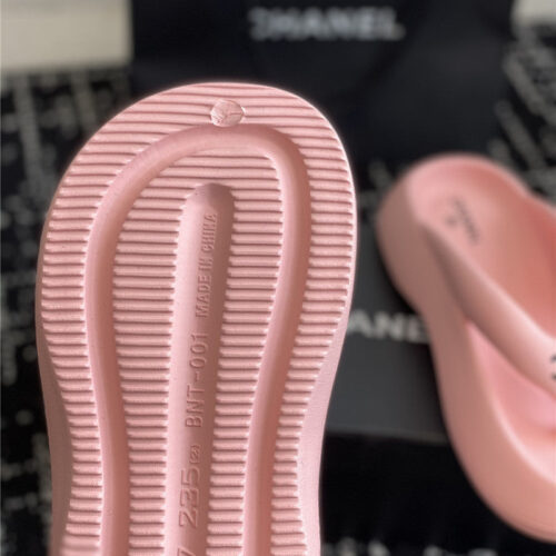 High Quality Luxury Chanel Explosive Style Muffin Sandals And Slippers – Style 91366 product detail