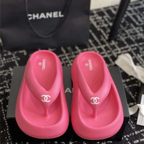 High Quality Luxury Chanel Explosive Style Muffin Sandals And Slippers product detail