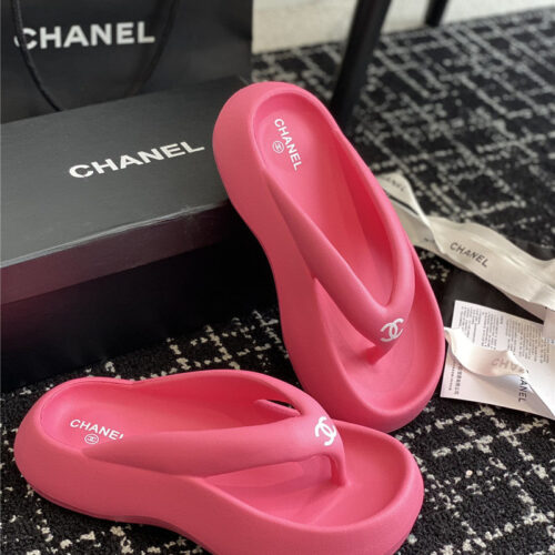 High Quality Luxury Chanel Explosive Style Muffin Sandals And Slippers alternate view