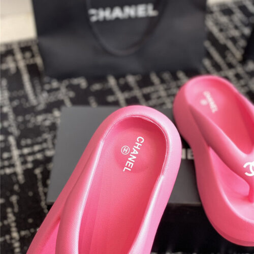 High Quality Luxury Chanel Explosive Style Muffin Sandals And Slippers product detail