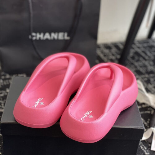 High Quality Luxury Chanel Explosive Style Muffin Sandals And Slippers product detail