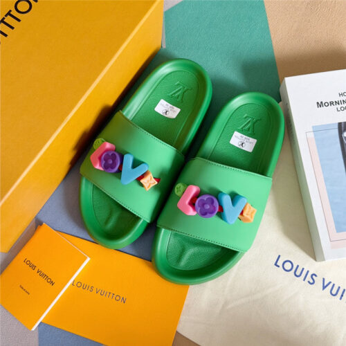 High Quality Luxury Louis Vuitton Monogram Diy Decorative Slippers product detail