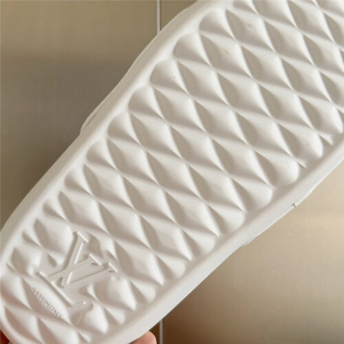 High Quality Luxury Louis Vuitton Monogram Diy Decorative Slippers – Style 09283 product detail