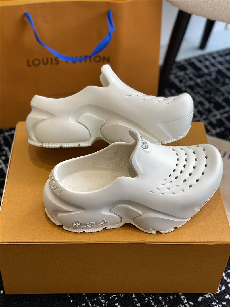 High Quality Luxury Louis Vuitton New Shark Slippers product detail