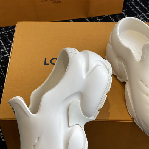 High Quality Luxury Louis Vuitton New Shark Slippers product detail