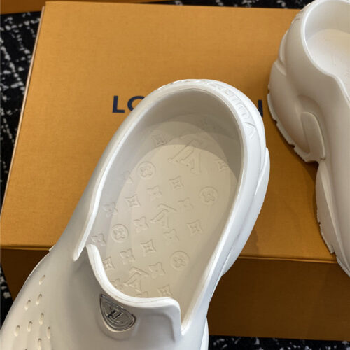 High Quality Luxury Louis Vuitton New Shark Slippers product detail