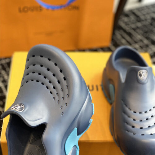 High Quality Luxury Louis Vuitton New Shark Slippers – Style 29571 product detail