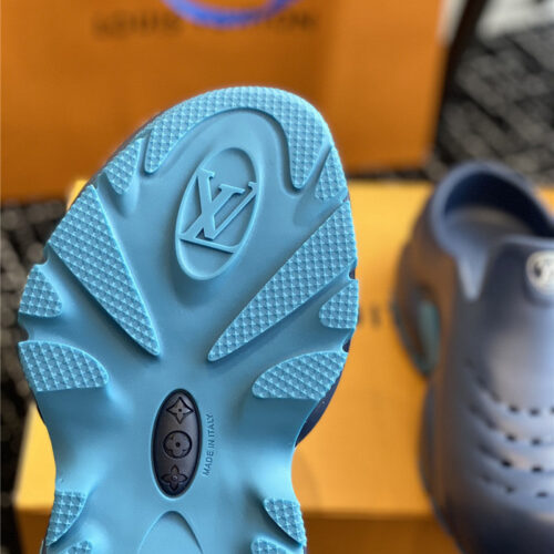 High Quality Luxury Louis Vuitton New Shark Slippers – Style 29571 product detail