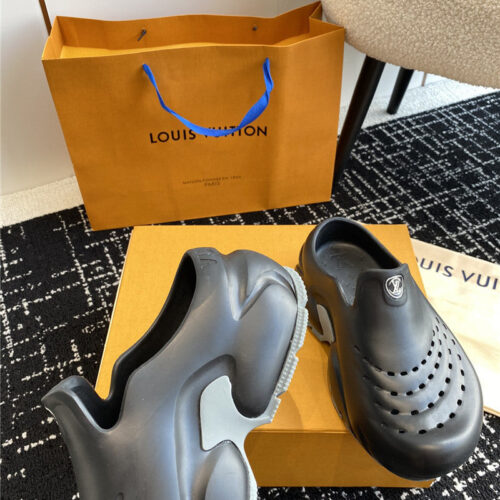 High Quality Luxury Louis Vuitton New Shark Slippers – Style 62339 product detail