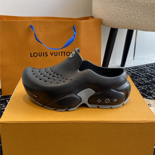 High Quality Luxury Louis Vuitton New Shark Slippers – Style 62339 product detail