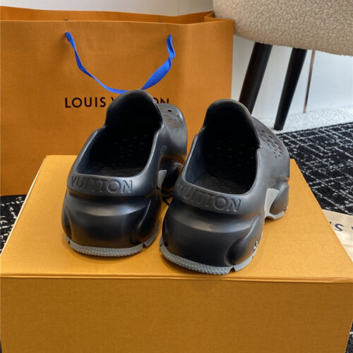 High Quality Luxury Louis Vuitton New Shark Slippers – Style 62339 product detail