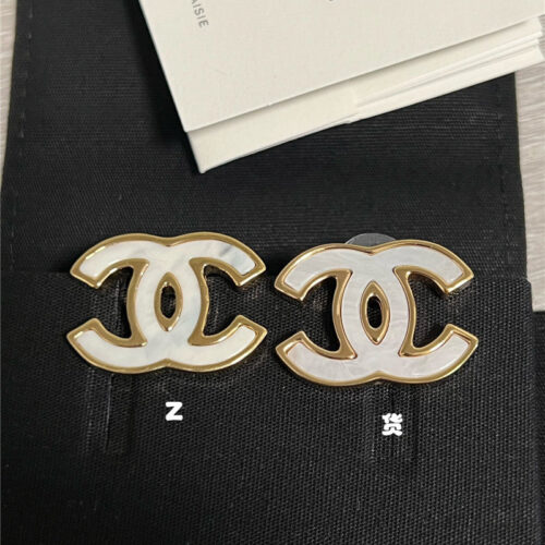 High Quality Luxury Chanel Classic Double C Earrings product detail