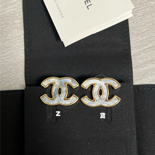 High Quality Luxury Chanel Classic Double C Earrings product detail