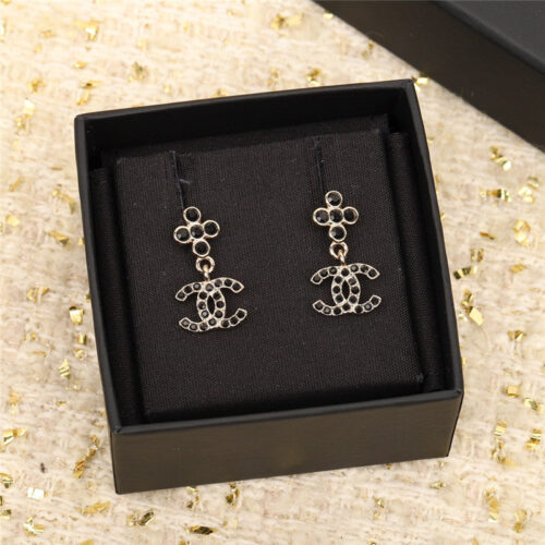 High Quality Luxury Chanel Handmade Four-Leaf Clover Earrings product detail