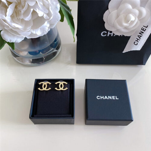 High Quality Luxury Chanel Embossed Double C Earrings