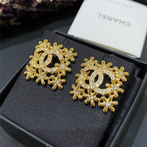 High Quality Luxury Chanel Golden Flower Hollow Double C Square Earrings product detail
