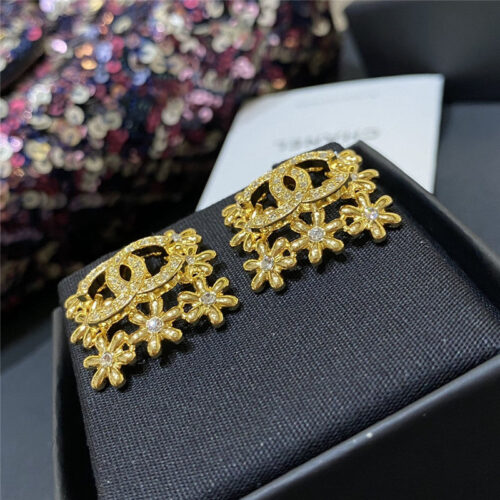 High Quality Luxury Chanel Golden Flower Hollow Double C Square Earrings product detail