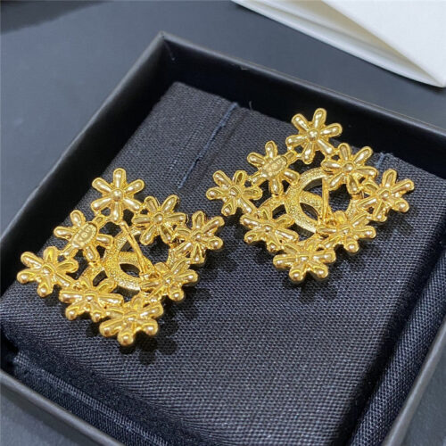 High Quality Luxury Chanel Golden Flower Hollow Double C Square Earrings product detail