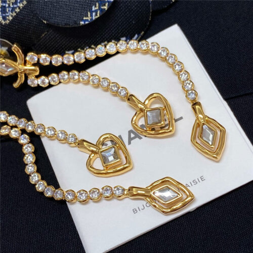 High Quality Luxury Chanel Shaped Crystal Double C Tassel Earrings product detail