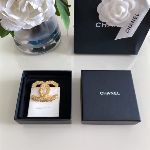 High Quality Luxury Chanel Pink Diamond Gold Shell Brooch