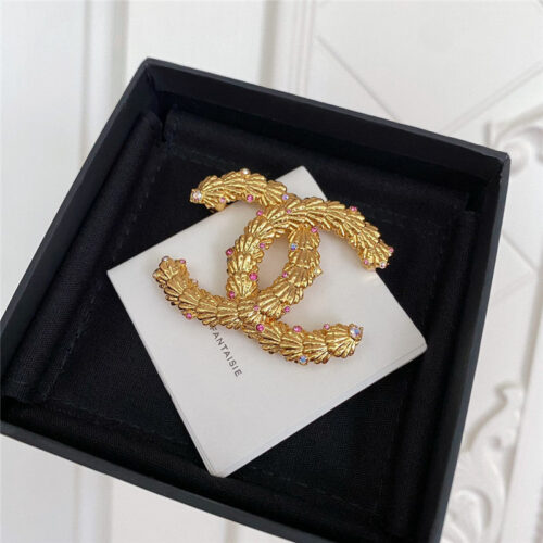 High Quality Luxury Chanel Pink Diamond Gold Shell Brooch alternate view