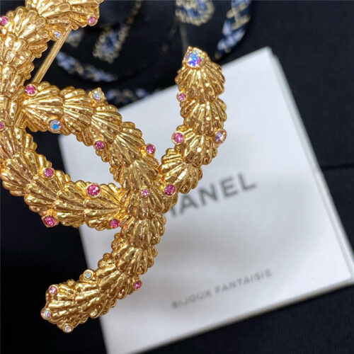 High Quality Luxury Chanel Pink Diamond Gold Shell Brooch product detail